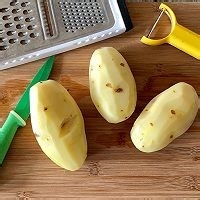 如何制作美味的清炒土豆丝？