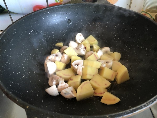 咖喱土豆炖牛肉