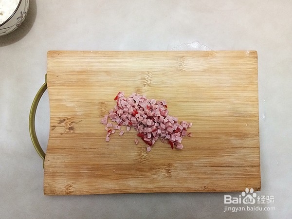 如何制作海苔火腿饭团