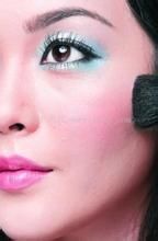 女性缩收毛孔的六个小技巧
