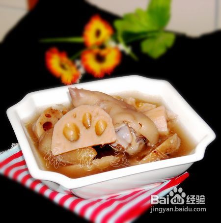 秋冬季节不可少的汤-----莲藕猪脚汤