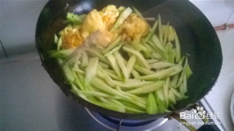丝瓜炒鸡蛋的做法,这么做丝瓜炒鸡蛋