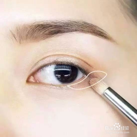 女生如何化淡妆？