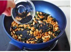 杏仁芝麻小鱼干