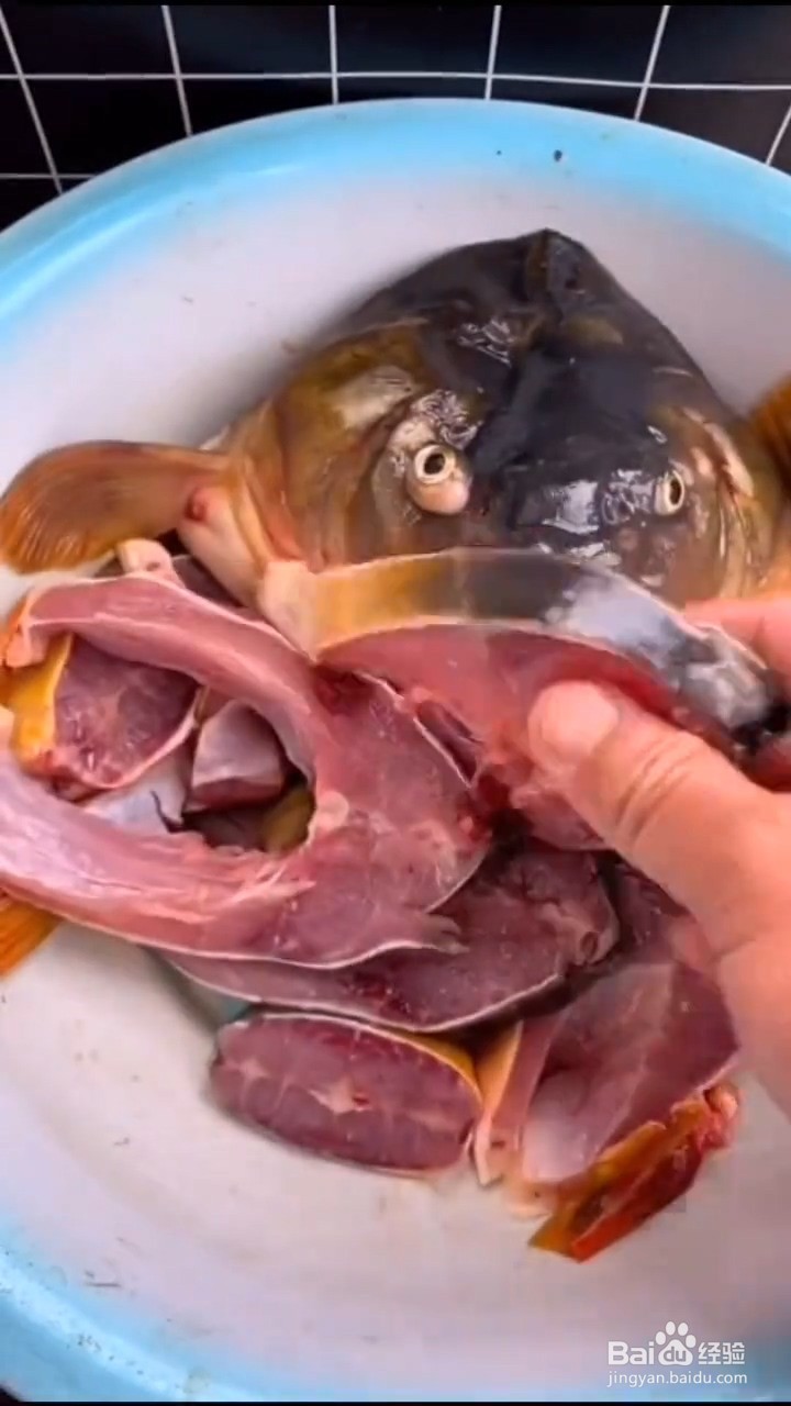 如何制作好吃的红烧鲤鱼