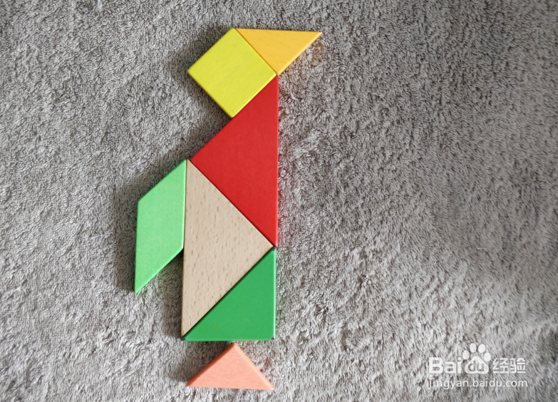 用七巧板怎样拼抬头观望的企鹅？