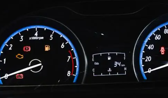 宝骏630不能闪远近光