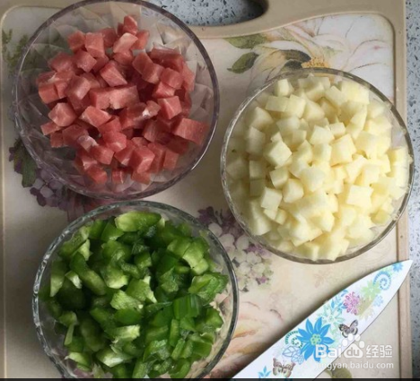 吃面很简单但要吃的好干拌臊子面做起也不简单