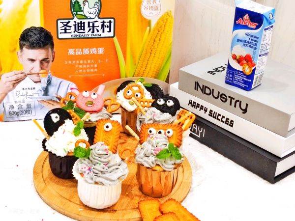 小怪兽杯子蛋糕