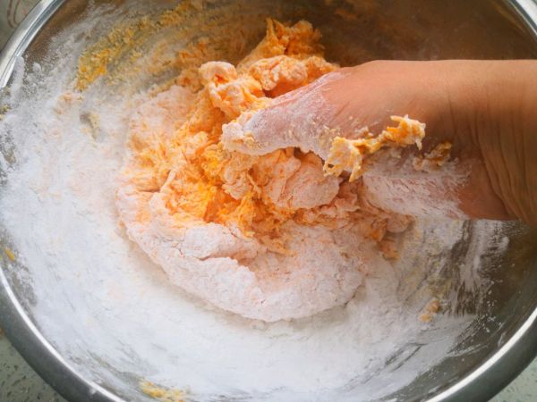 红糖姜煮豆沙南瓜汤圆