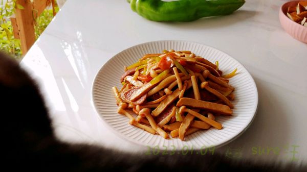 尖椒香干蘑菇肉