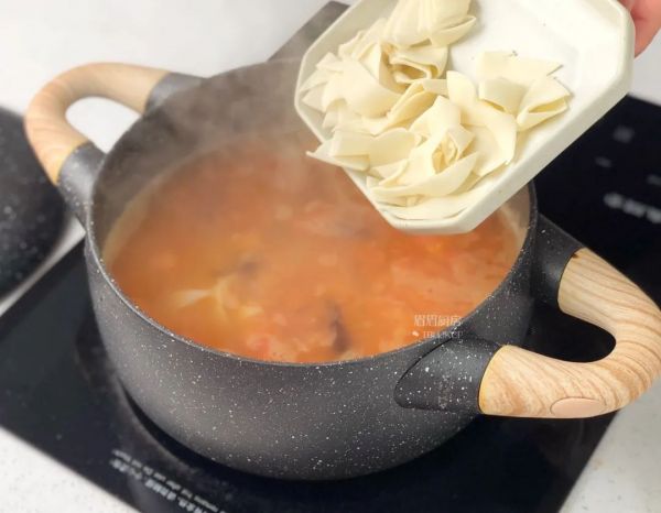 缤纷番茄鸡蛋面