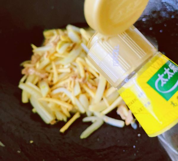 冬笋肉丝炒白菜