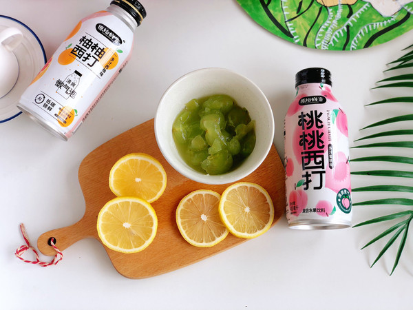 青提蜜桃气泡水