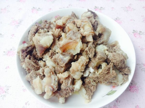 香辣白萝卜焖牛腩