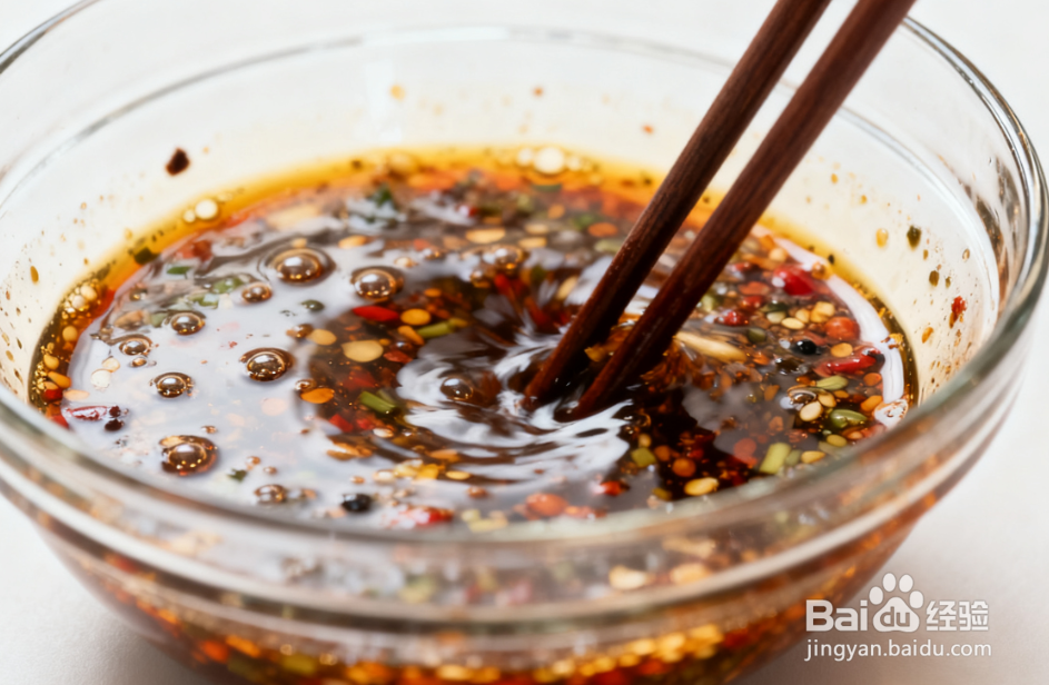 皮蛋豆腐的凉拌技巧：嫩滑入味，调料简单不复杂