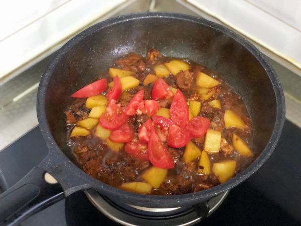 番茄土豆炖牛腩