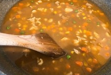 人见人爱花见花开的三只小鸡日式鸡腿咖喱饭