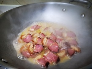 腊肉土豆片的做法