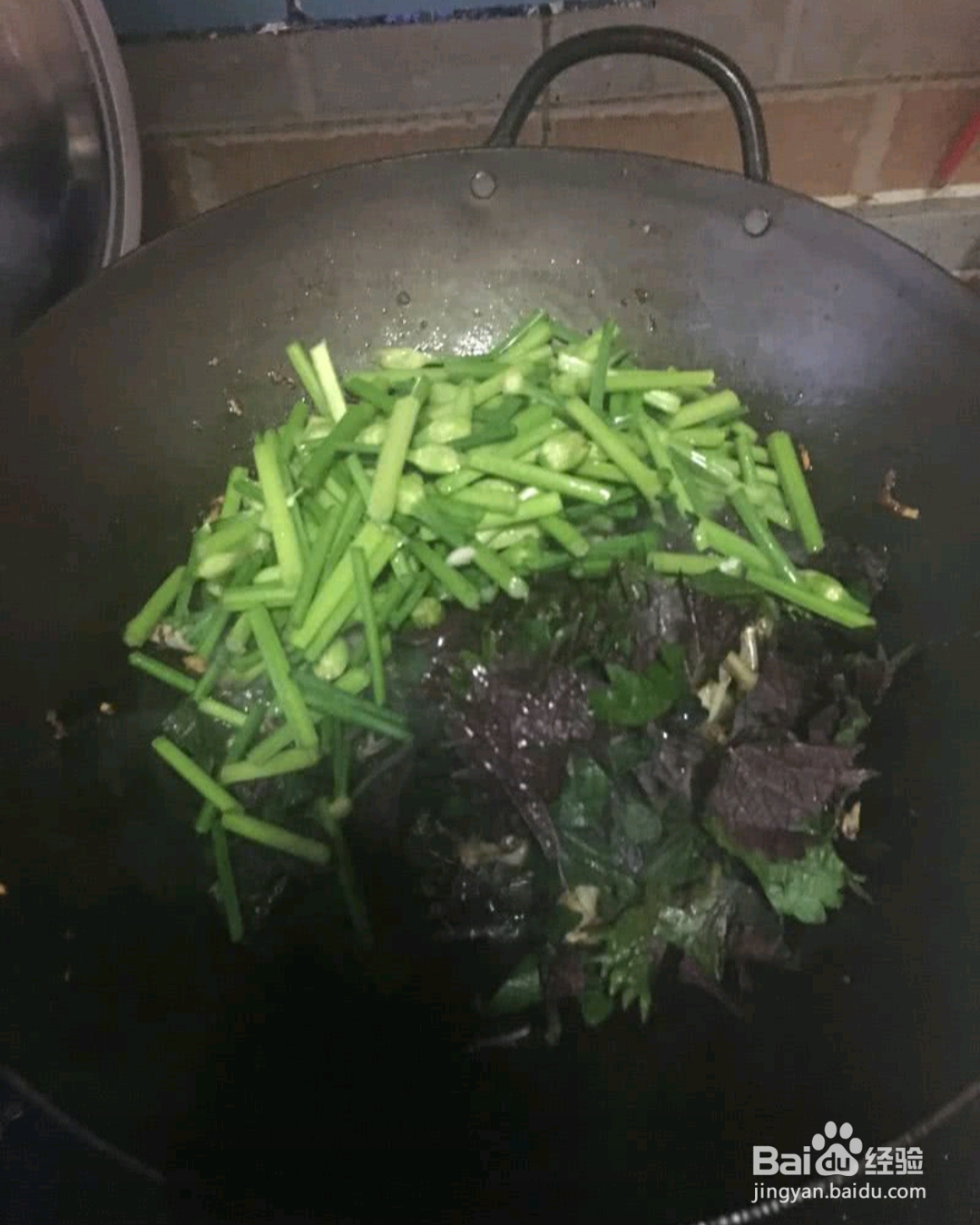 如何做出韭菜花爆炒青蛙？