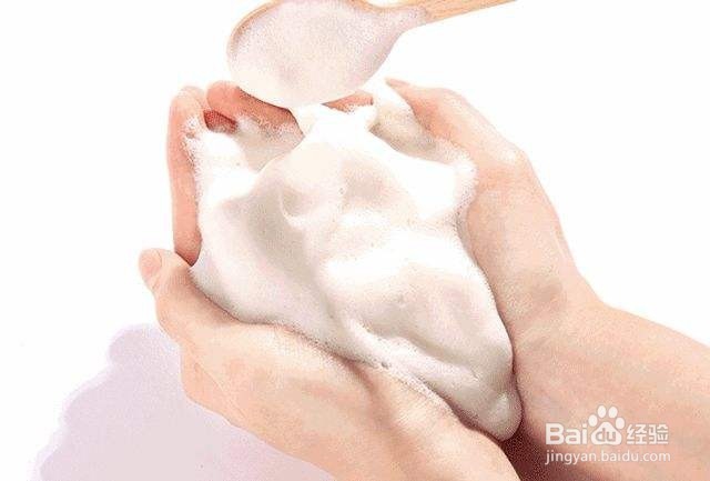 毛孔粗大尽显老态，收缩紧致毛孔的有效四步骤