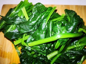 食补佳品飘香的凉拌菠菜的做法