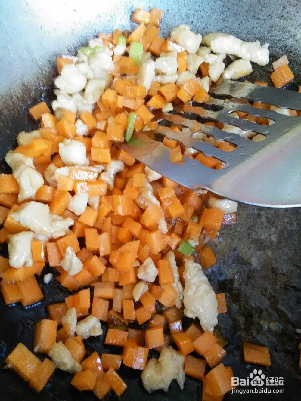 分享黄瓜胡萝卜炒鸡丁的详细操作步骤