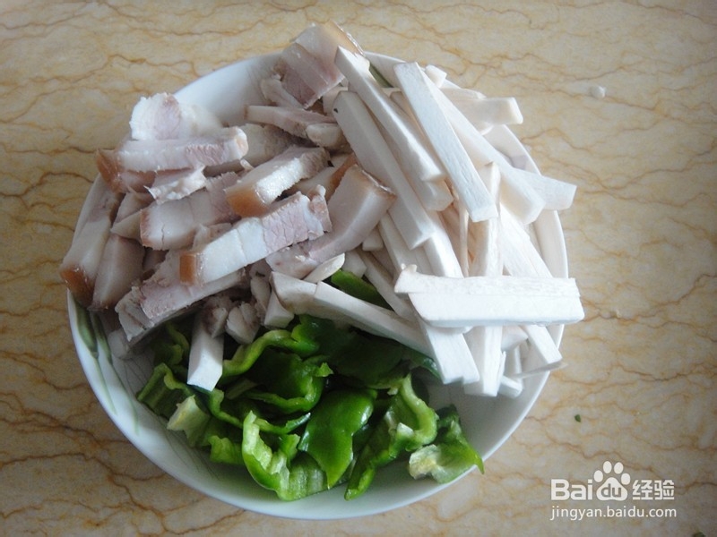 干煸五花肉杏鲍菇的做法