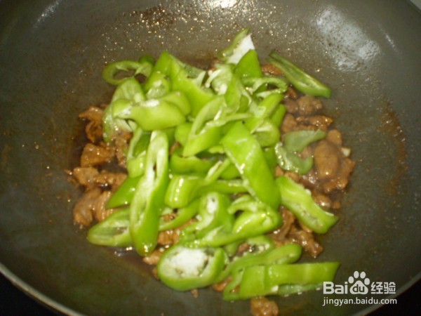 家庭版柿子椒炒肉的做法