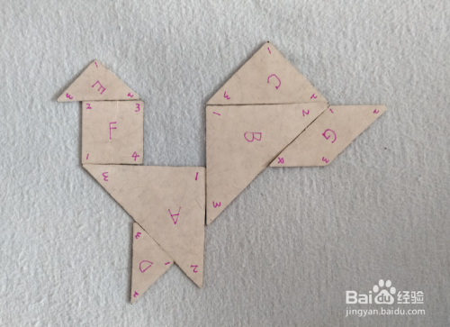 用七巧板怎样拼一只鸡?(拼法一)