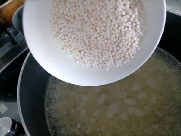 蔓越莓银耳西米羹