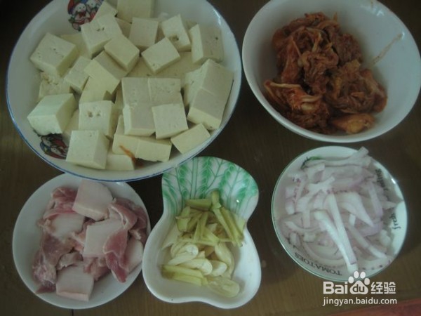 泡菜豆腐锅做法