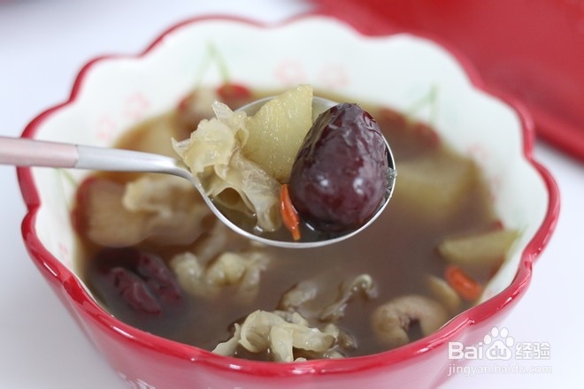 雪梨银耳汤的做法