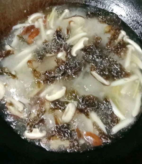 菌菇紫菜蛋花汤