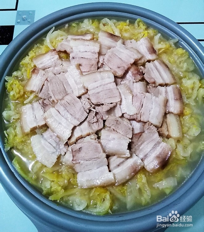 营养美食制作酸菜炖汆白肉