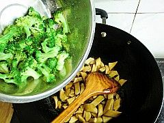 鲍汁兰花杏鲍菇