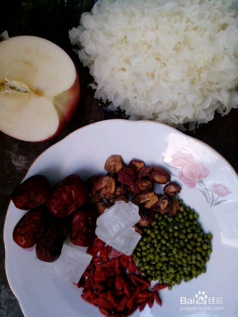 消暑甜品!红枣绿豆银耳羹!