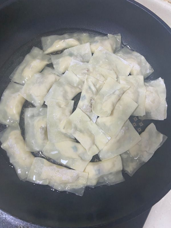 咯吱脆豆腐锅贴