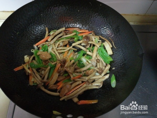 青椒鸡肉炒茶树菇的好吃做法