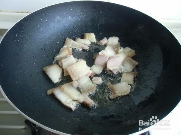 土豆焖咸肉的做法