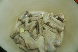 排骨胡萝卜玉米汤的做法