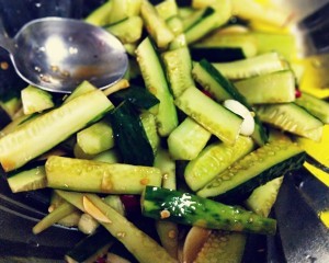 养生食补简单美味的腌黄瓜的做法