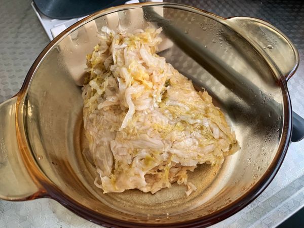 上大骨头炖酸菜