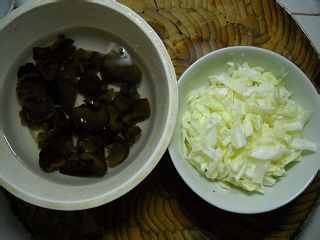 卷心菜木耳粥