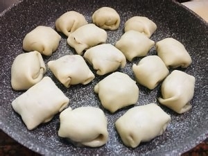 手抓饼肉松汤圆怎么做