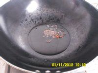 芹菜炒鸡肉的做法