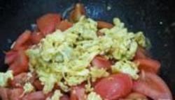 如何制作简单美味西红柿炒鸡蛋