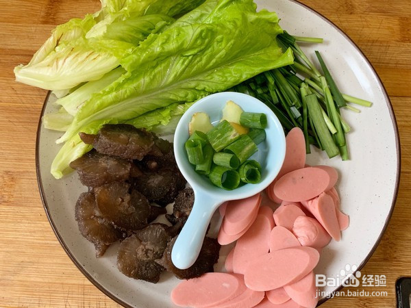 大排档版海参炒面的做法