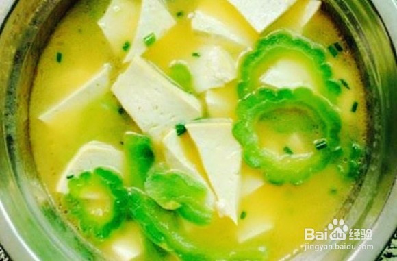 食疗菜谱1、降血糖的苦瓜炖豆腐和南瓜虾皮汤
