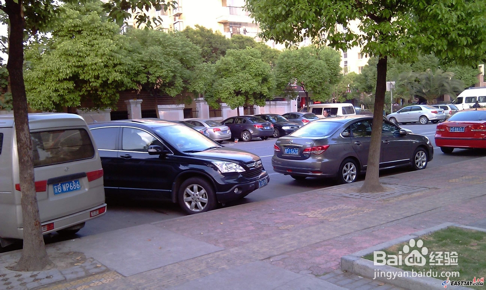 怎样防止汽车被刮擦?